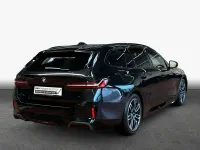 Gebraucht BMW 520 M Sport 197 PS (144 kW) 2025 Schwarz Kombi