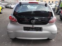 Gebraucht Toyota Aygo Cool 68 PS (50 kW) 2012 Silber Kleinwagen