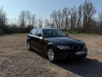 Gebraucht BMW 116 122 PS (89 kW) 2010 Schwarz Kleinwagen