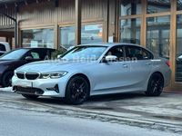 Gebraucht BMW 330 Sport Line 258 PS (189 kW) 2019 Silber Limousine