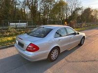Gebraucht Mercedes E220 Elegance 150 PS (110 kW) 2003 Silber Limousine