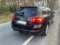 Gebraucht Opel Astra 140 PS (102 kW) 2012 Schwarz Kombi