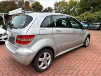 Gebraucht Mercedes B180 109 PS (80 kW) 2007 Silber Van / Kleinbus
