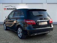 Gebraucht Mercedes B200 156 PS (114 kW) 2018 Kosmosschwarz  metalliclack Van / Kleinbus