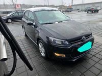 Gebraucht VW Polo 60 PS (44 kW) 2013 Schwarz Kleinwagen