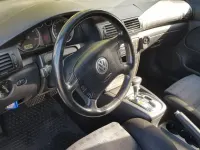 Second-hand VW Passat 131 CP (96 kW) 2002 Argintiu Berlinǎ