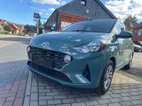 Gebraucht Hyundai i10 Select 67 PS (49 kW) 2021 Grün Kleinwagen