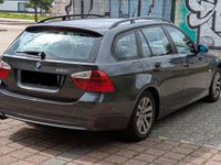 Gebraucht BMW 320 170 PS (125 kW) 2008 Grau Kombi