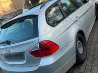 Gebraucht BMW 320 150 PS (110 kW) 2007 Silber Kombi