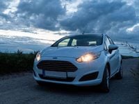 Gebraucht Ford Fiesta 65 PS (47 kW) 2013 Weiß Kleinwagen