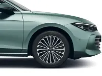 Gebraucht VW Passat Elegance 193 PS (141 kW) 2025 Grün Kombi