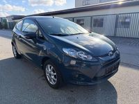 Gebraucht Ford Fiesta Ambiente 60 PS (44 kW) 2009 Rot Kleinwagen