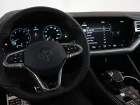 Gebraucht VW Touareg Style 340 PS (250 kW) 2025 Oyster silver metallic SUV