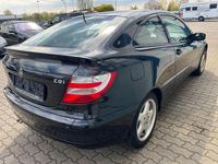 Second-hand Mercedes C200 122 CP (89 kW) 2007 Negru Coupe