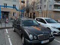 Gebraucht Mercedes E230 140 PS (102 kW) 1995 Schwarz Limousine