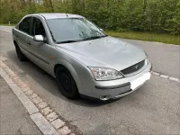Gebraucht Ford Mondeo 125 PS (91 kW) 2001 Silber Limousine