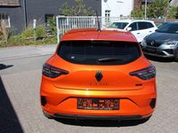 Usata Renault Clio V Evolution 143 CV (105 kW) 2025 Arancione Berlina