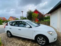 Gebraucht Kia Ceed LX 126 PS (92 kW) 2008 Weiß Kleinwagen