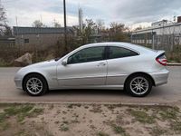 Gebraucht Mercedes C180 143 PS (105 kW) 2005 Silber Coupé