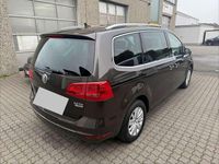 Gebraucht VW Sharan Comfortline 140 PS (102 kW) 2015 Braun Van / Kleinbus