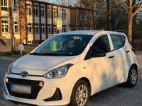 Gebraucht Hyundai i10 83 PS (61 kW) 2017 Weiß Kleinwagen
