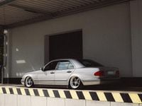 Gebraucht Mercedes E280 193 PS (141 kW) 1996 Silber Limousine