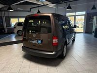 Gebraucht VW Caddy Maxi Trendline 105 PS (77 kW) 2011 Toffeebraun metallic Van / Kleinbus