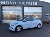 Gebraucht Hyundai i20 84 PS (61 kW) 2019 Blau Limousine