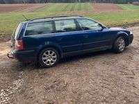 Gebraucht VW Passat 140 PS (102 kW) 2003 Blau Kombi
