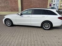 Gebraucht Mercedes C180 122 PS (89 kW) 2021 Weiß Kombi