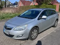 Używany Opel Astra Selection 110 KM (80 kW) 2011 Srebrny Kombi