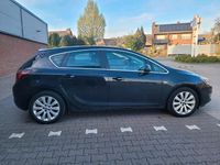 Gebraucht Opel Astra 140 PS (102 kW) 2010 Schwarz Limousine