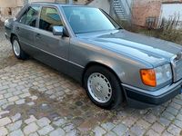 Gebraucht Mercedes E230 132 PS (97 kW) 1991 Grau Limousine