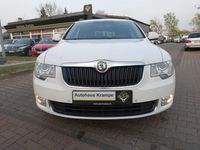 Gebraucht Skoda Superb Elegance 170 PS (125 kW) 2012 Weiß Kombi