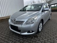 Gebraucht Toyota Verso Edition 147 PS (108 kW) 2011 Silber Van / Kleinbus