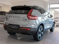 Neu Volvo XC40 Plus 163 PS (119 kW) 2025 Grau SUV