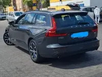 Gebraucht Volvo V60 Momentum 163 PS (119 kW) 2021 Kombi