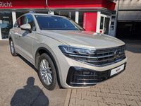 Gebraucht VW Touareg Elegance 231 PS (169 kW) 2024 Sechura beige metallic SUV