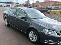 Gebraucht VW Passat 105 PS (77 kW) 2014 Grau Limousine