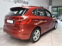 Używany BMW 218 Advantage 140 KM (102 kW) 2019 Czerwony Minivan
