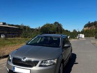 Gebraucht Skoda Octavia 81 PS (59 kW) 2015 Gelb Kombi