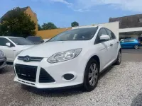 Gebraucht Ford Focus Ambiente 101 PS (74 kW) 2014 Frostweiß Kleinwagen