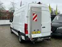 Używany Mercedes Sprinter 170 KM (125 kW) 2022 Biały Van