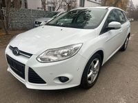 Gebraucht Ford Focus Trend 125 PS (91 kW) 2013 Weiß Limousine