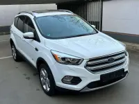 Gebraucht Ford Kuga Titanium 150 PS (110 kW) 2016 Frostweiß SUV
