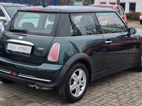 Usado Mini ONE 90 HP (66 kW) 2004 Verde Citadino
