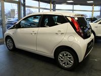 Gebraucht Toyota Aygo X-play 72 PS (52 kW) 2022 Weiß Kleinwagen