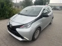 Gebraucht Toyota Aygo 69 PS (50 kW) 2017 Silber Kleinwagen