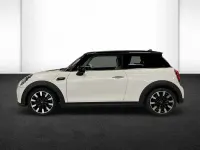 Gebraucht Mini Cooper Classic 136 PS (100 kW) 2021 Weiß Kleinwagen
