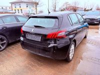 Gebraucht Peugeot 308 Active 131 PS (96 kW) 2018 Schwarz Limousine
